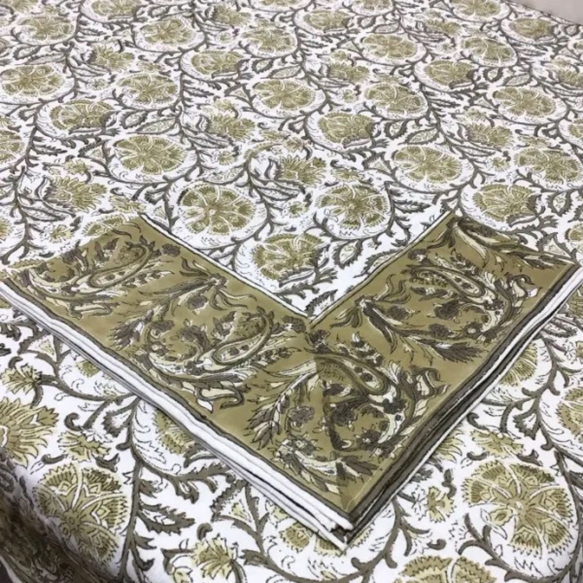 Round Tablecloths detail view 2 – Hill Station Ashland