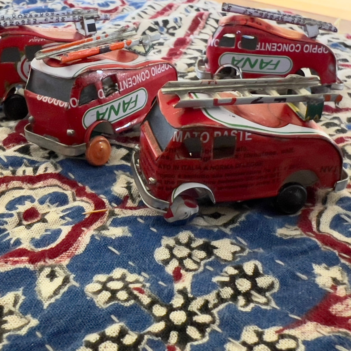 Recycled Tin Autos 3 detail view 4 – Hill Station Ashland