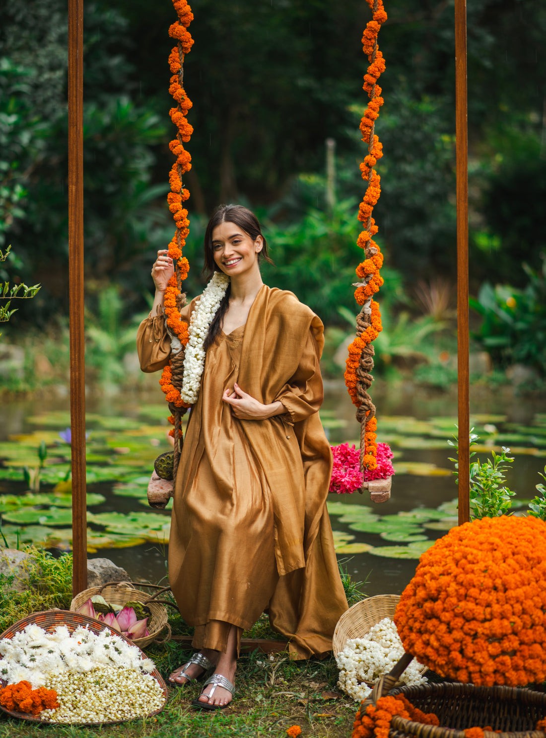 Slim Pant Gold Chanderi