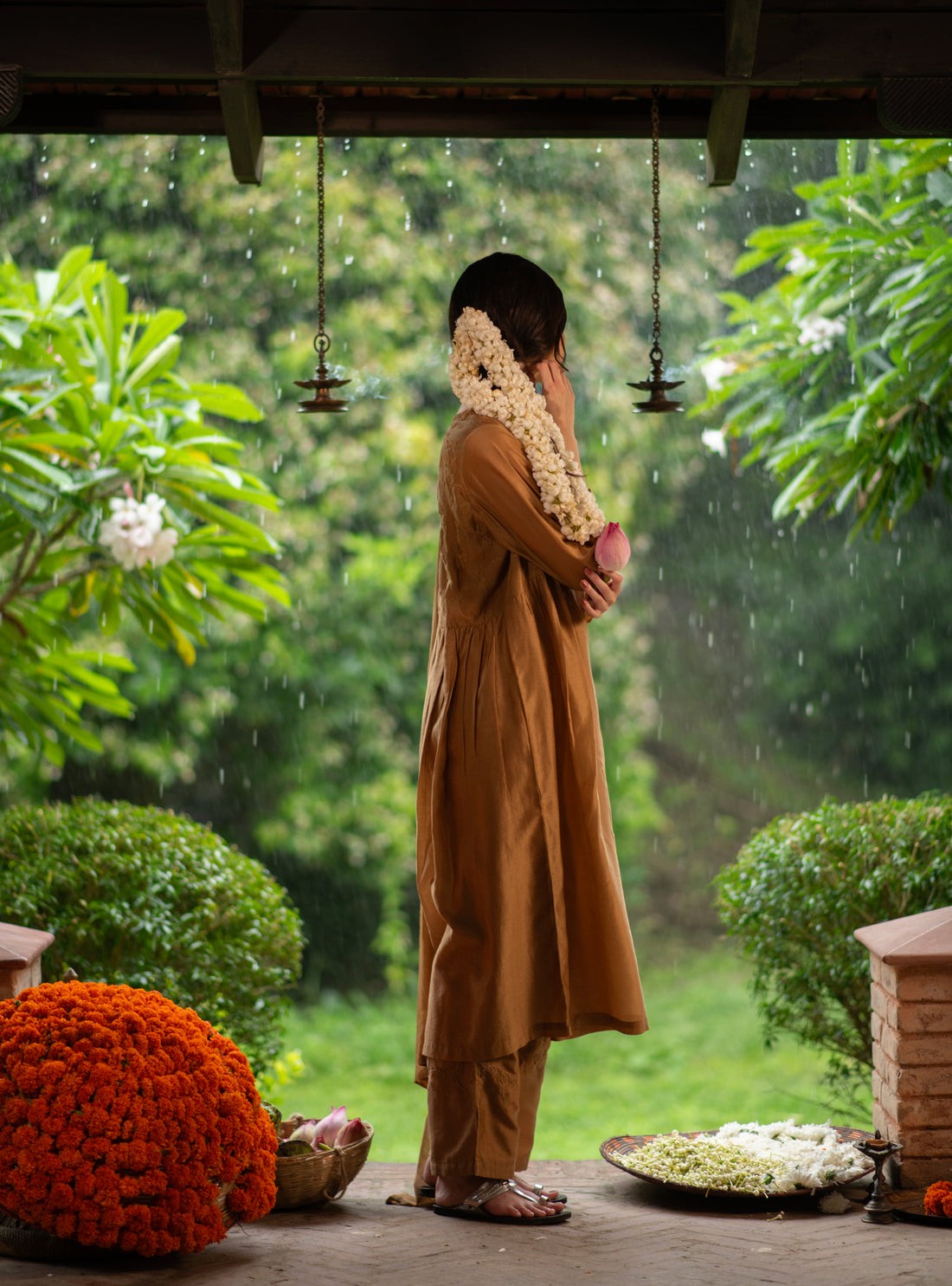 Slim Pant Gold Chanderi