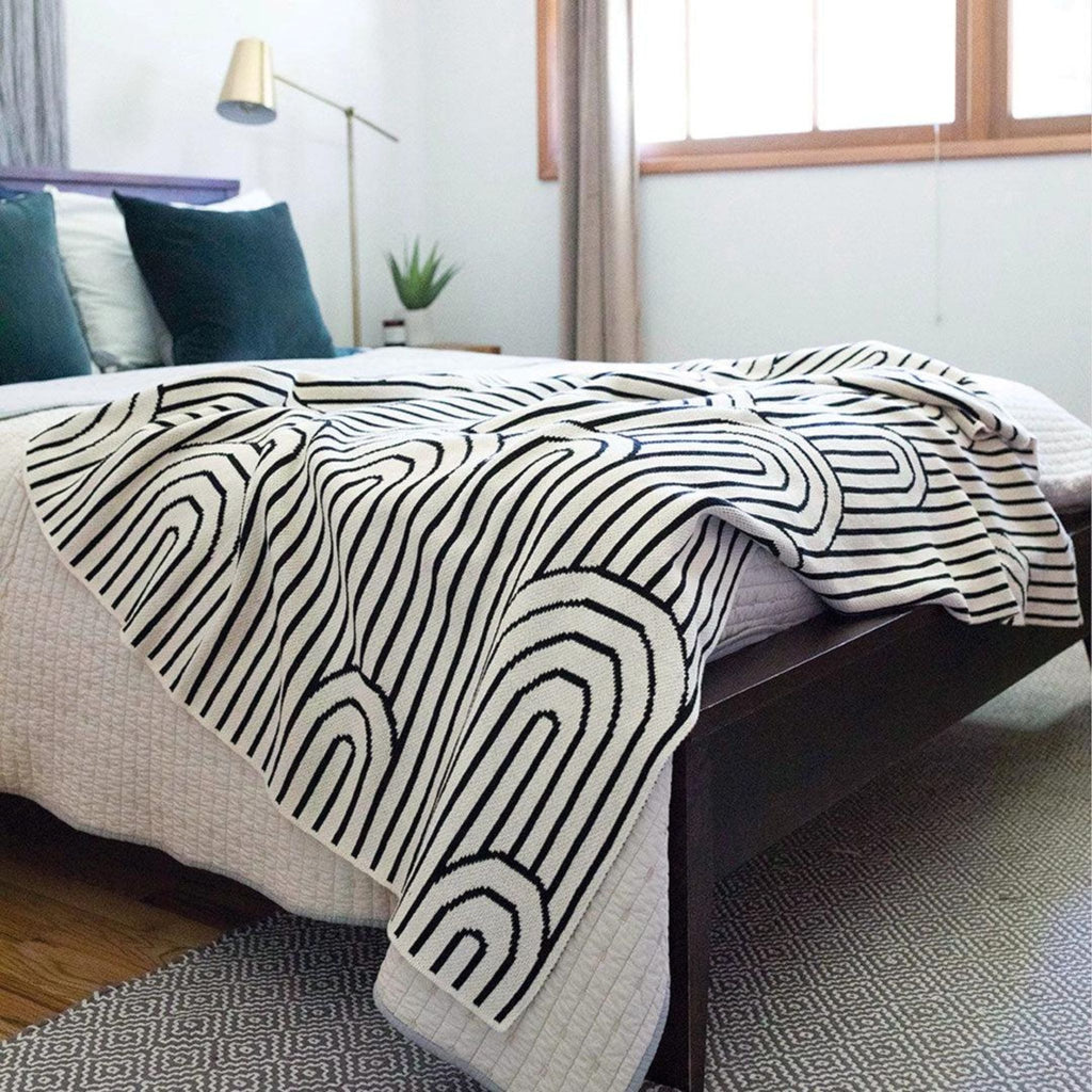 Cotton Throw Blankets detail view 2 – Hill Station Ashland