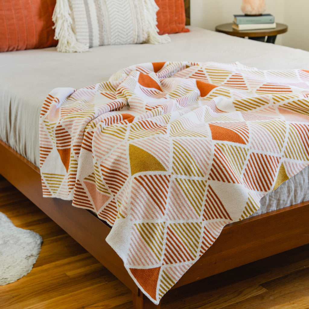 Cotton Throw Blankets detail view 8 – Hill Station Ashland