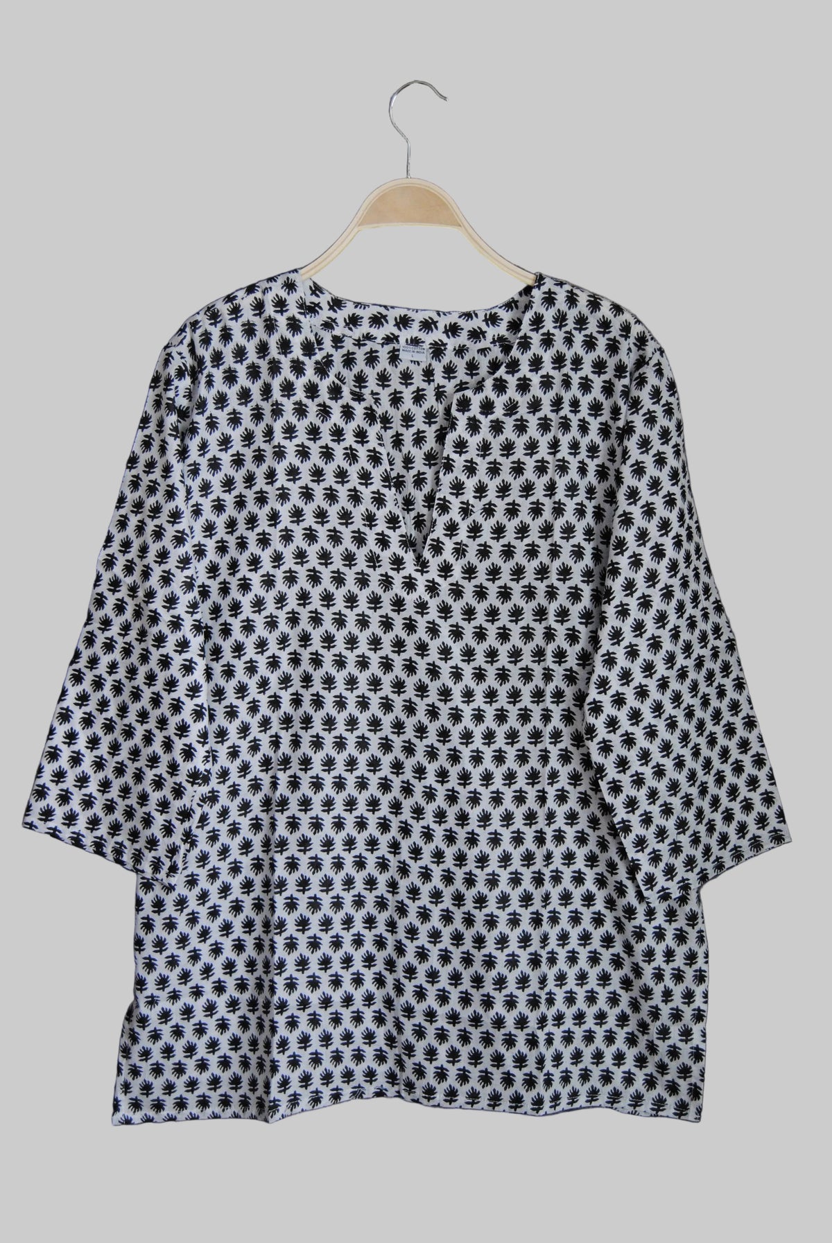 Soft Cotton Kurti Women’s Summer Tunic Top Black motif on White – Hill Station Ashland
