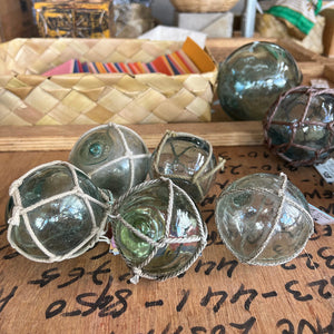 Large vintage Japanese glass floats  Glass fishing floats, Glass floats, Japanese  glass fishing floats