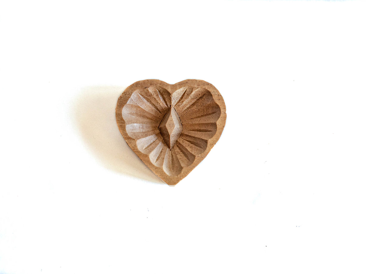 Sondesh Molds detail view 6 – Hill Station Ashland